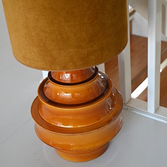Duża pomarańczowa lampa stołowa ceramiczna modern retro Trinity